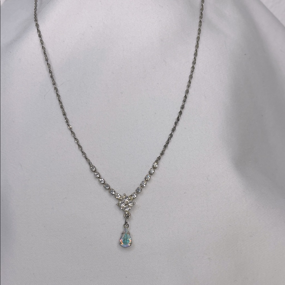 Elegant Silver Necklace with Crystal Pendant